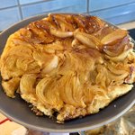 My new Thanksgiving contribution: onion tarte tatin